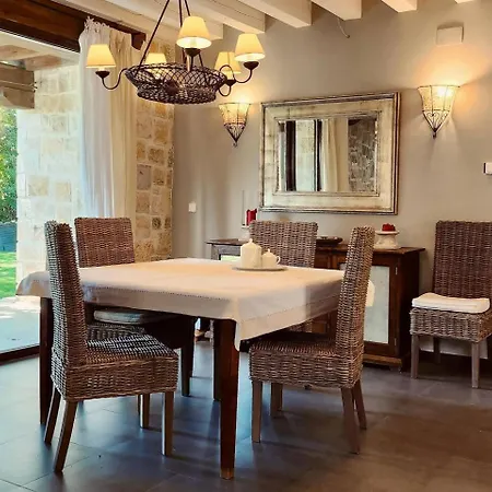 El Hogar El Fresno Premium 4 Holiday home *